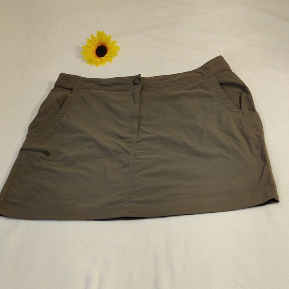 L.L..Bean. Casual Tan Skirt with Pockets - Picture 1 of 12
